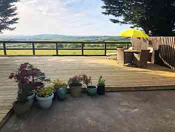 Beautiful sunny spring day over Gentian Hill